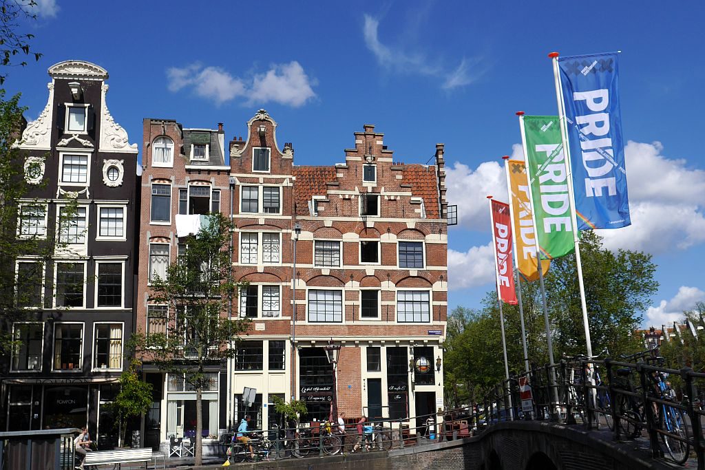 Gay Pride Flaggen Amsterdam Brücke