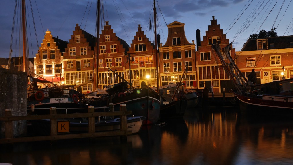 Hoorn Holland Bilder: Veermanskade bei Nacht