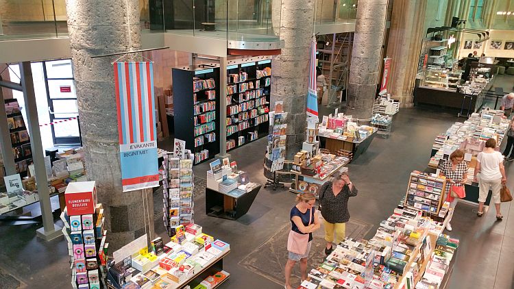 Maastricht Buchhandlung Kirche