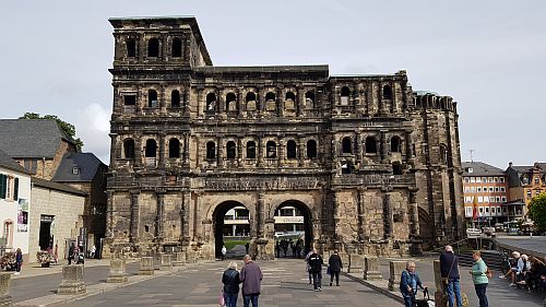 Trier Porta Nigra von außen